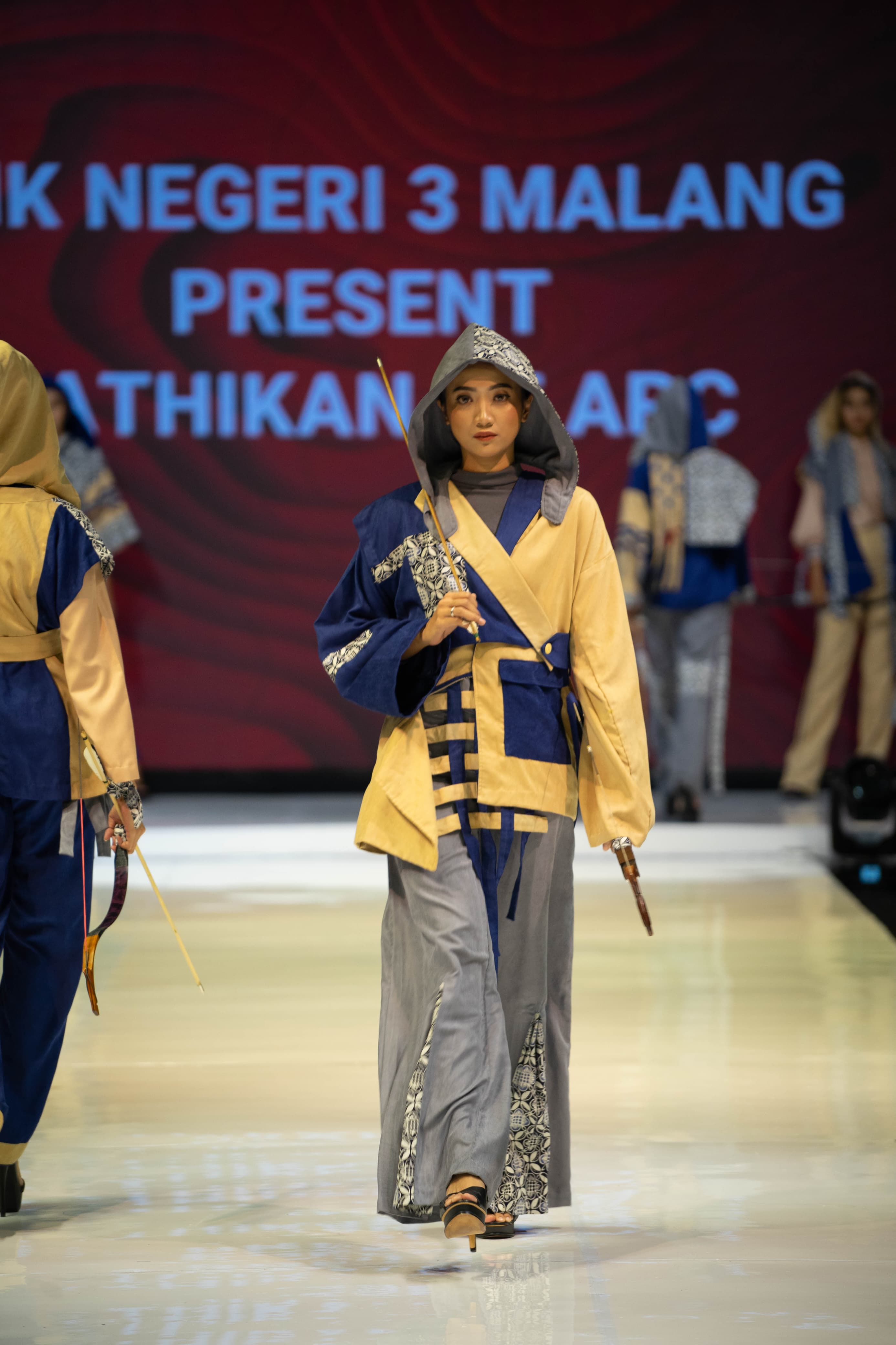 Look 4